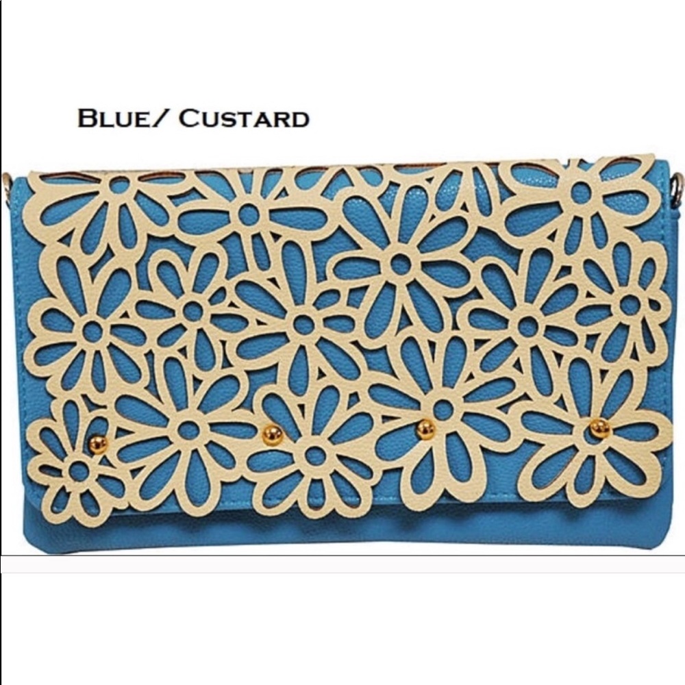 💎Daisy Pattern Cut Out Clutch/Crossbody💎